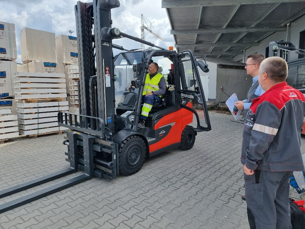 Linde Elektrostaplern X 35 GAAC Mittenwalde